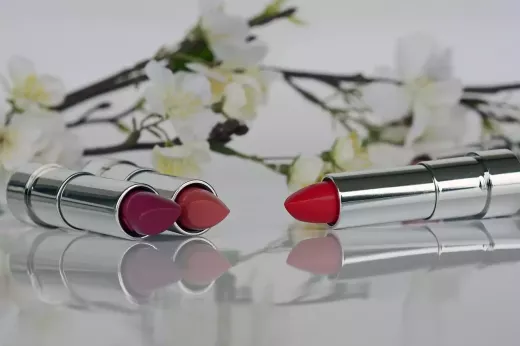 Lipstick Hacks: 5 Ways to Make Your Lipstick Last Longer